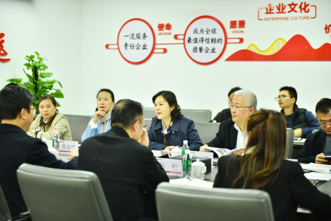 四川省商务厅副厅长尹奇志一行莅临PG电子官方网站餐饮集团调研指导